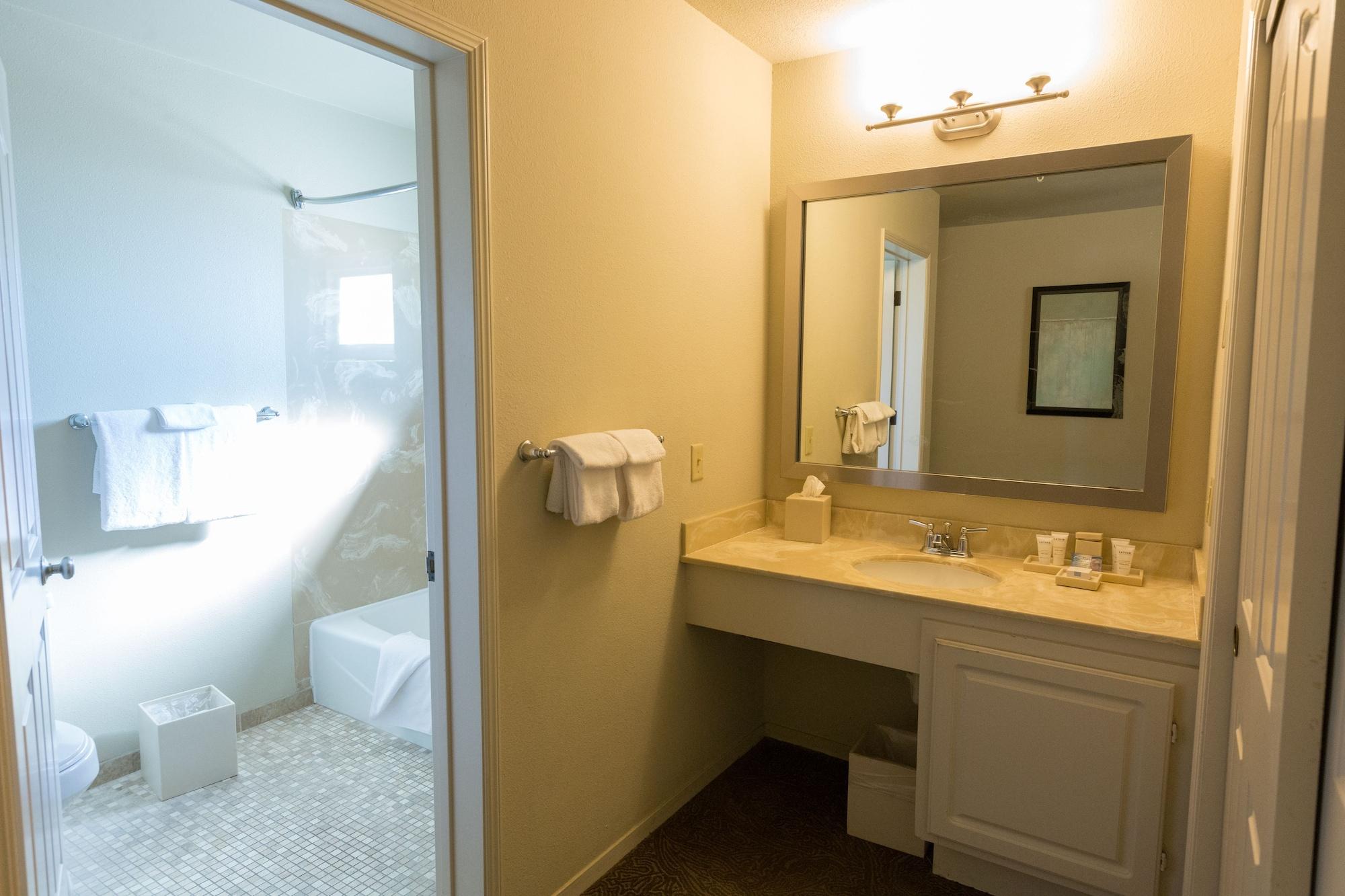 Cambria Landing Inn And Suites Ngoại thất bức ảnh