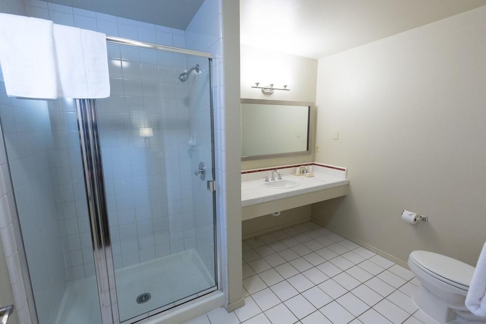 Cambria Landing Inn And Suites Ngoại thất bức ảnh