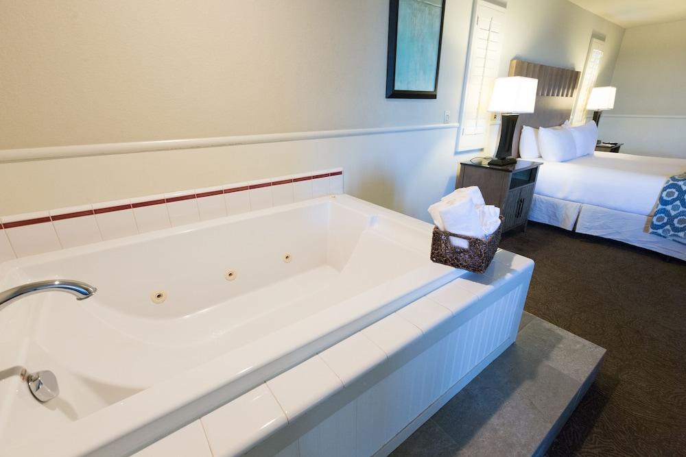 Cambria Landing Inn And Suites Ngoại thất bức ảnh