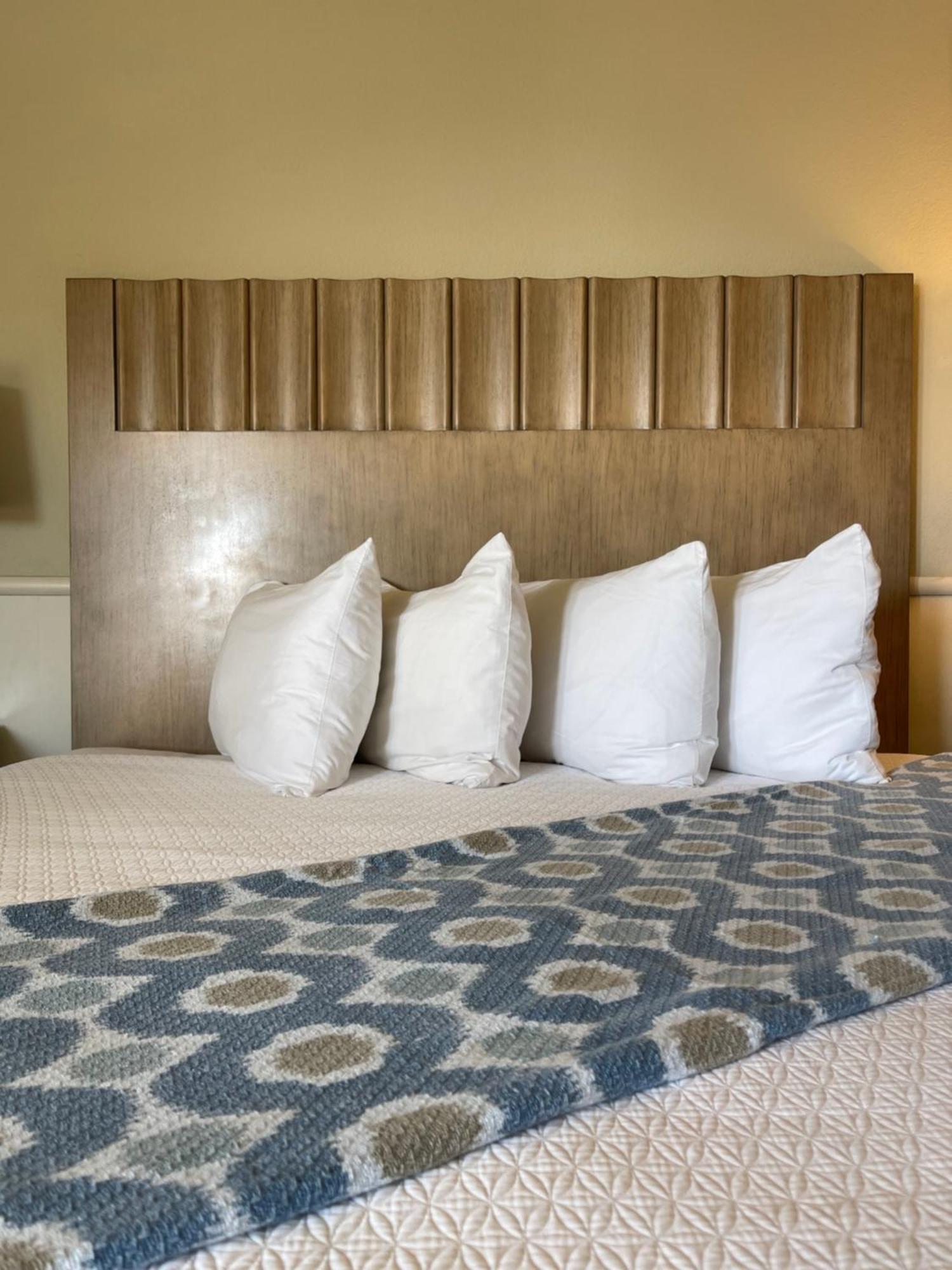 Cambria Landing Inn And Suites Ngoại thất bức ảnh